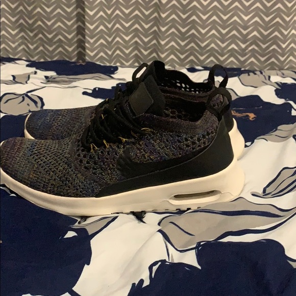 Woman sneaker - Picture 2 of 3